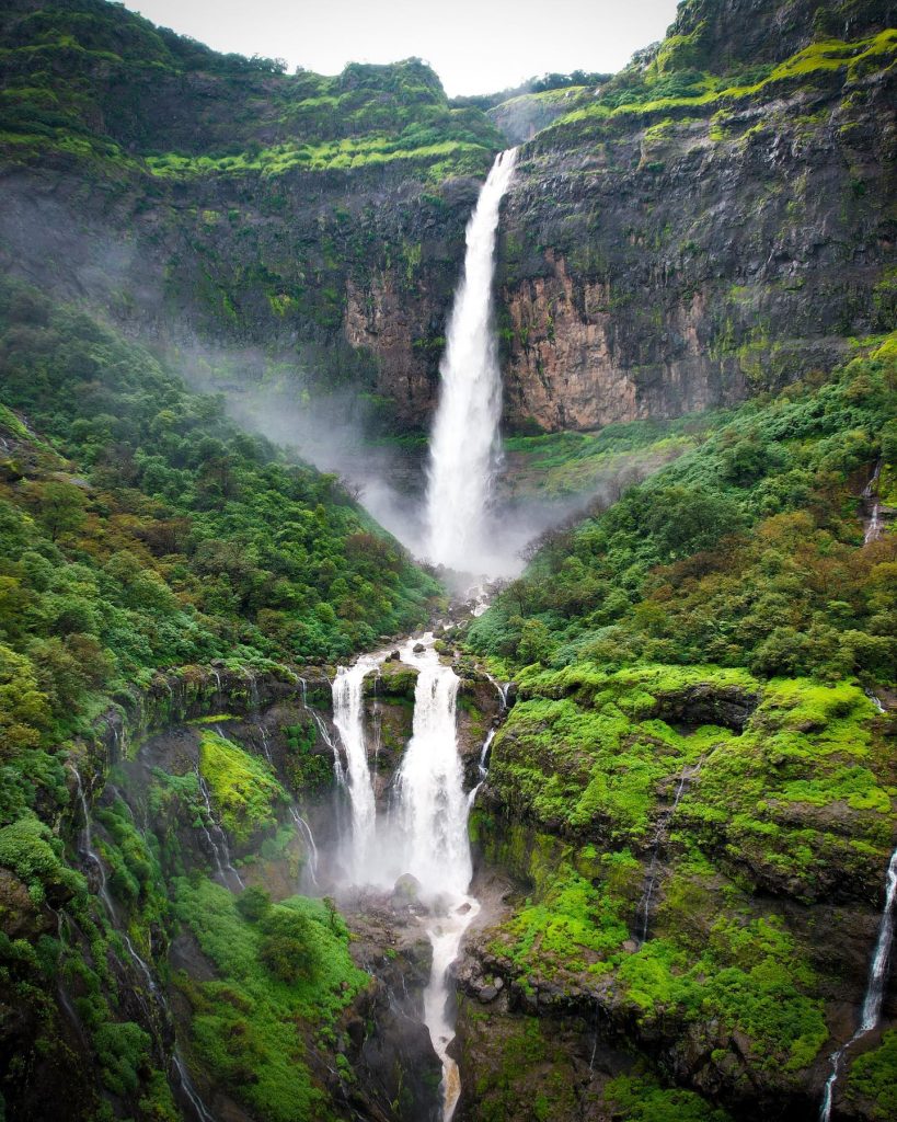 Nanemachi Waterfall